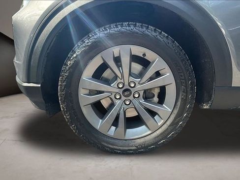 Used 2023 Ford Explorer XLT w/ Equipment Group 202A AWD/4WD image 35
