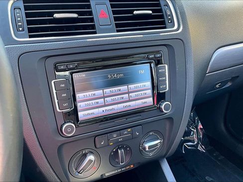 Used 2013 Volkswagen Jetta TDI FWD image 29