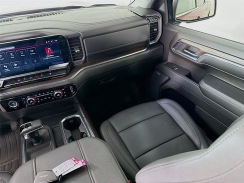 Used 2023 GMC Sierra 1500 SLT w/ SLT Premium Package AWD/4WD image 28