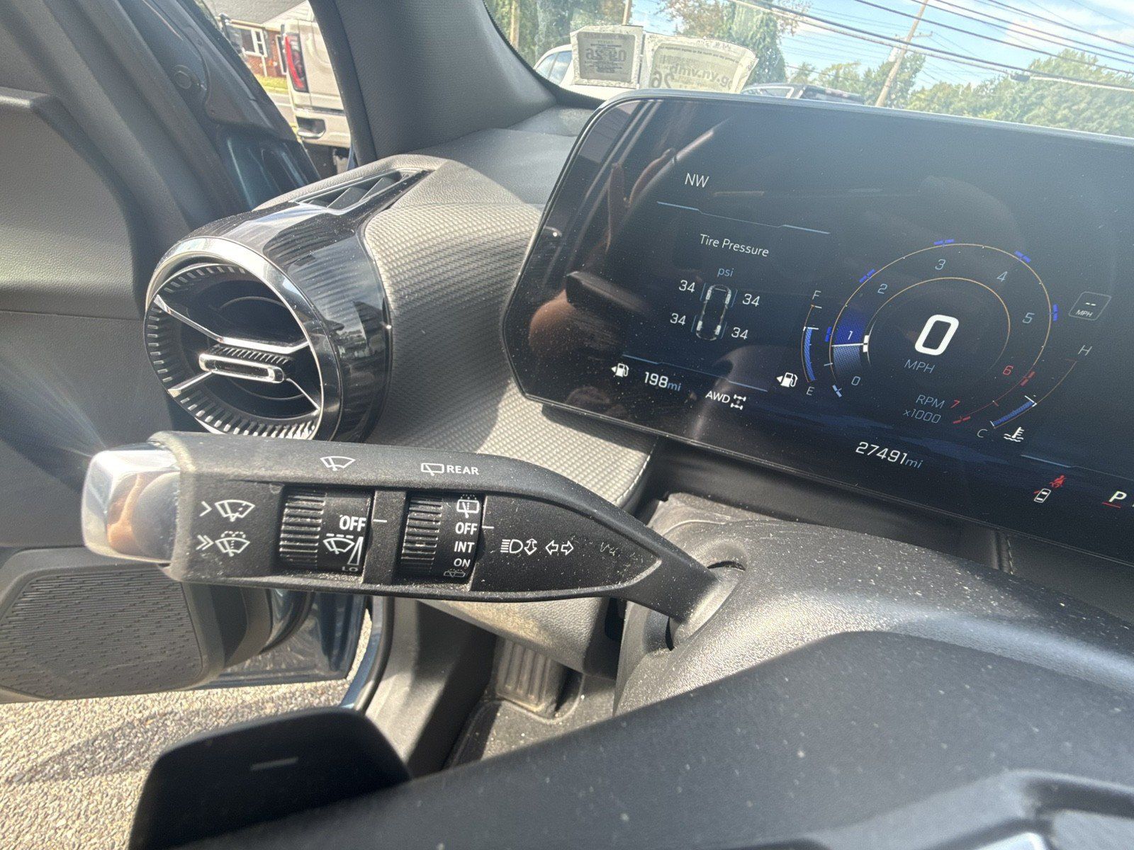 Used 2026 Chevrolet Equinox LT AWD/4WD image 23