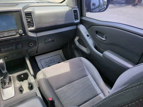 Used 2022 Nissan Frontier SV w/ Technology Package RWD image 18