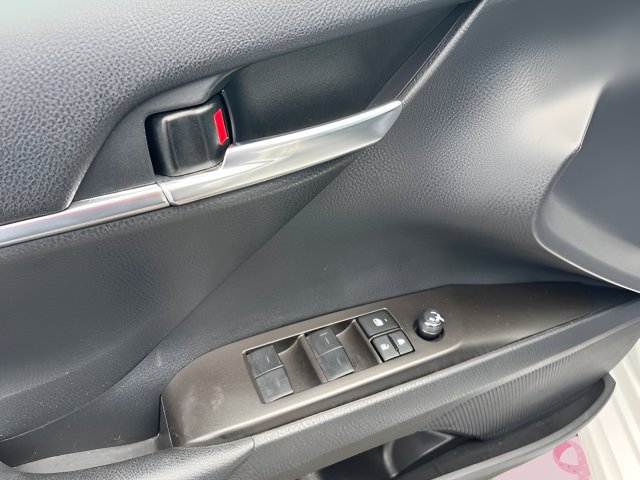 Used 2024 Toyota Camry SE FWD image 10