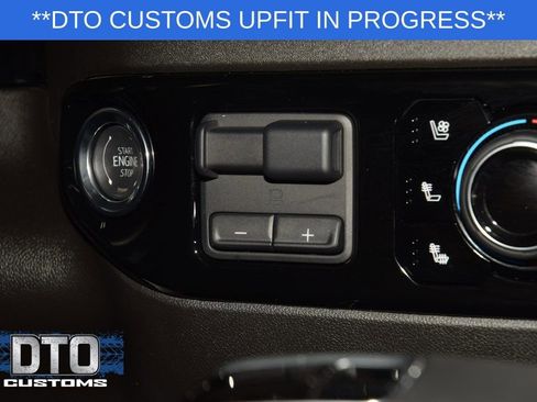 Used 2025 Chevrolet Silverado 1500 High Country w/ Midnight Edition AWD/4WD image 32