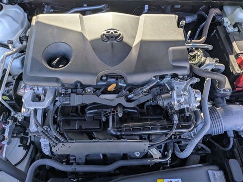 Used 2024 Toyota Camry SE image 36