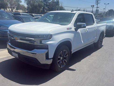 Used 2022 Chevrolet Silverado 1500 LT w/ Z71 Off-Road Package AWD/4WD image 1