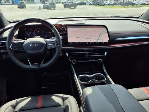 New 2025 Chevrolet Traverse RS w/ LPO, Floor Liner Package image 17