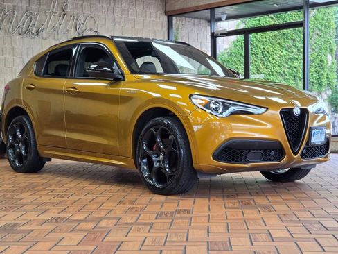 Used 2023 Alfa Romeo Stelvio Veloce AWD/4WD image 8