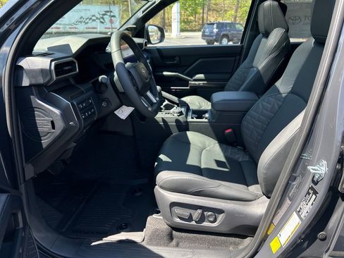New 2026 Toyota 4Runner TRD Off-Road Premium AWD/4WD image 17