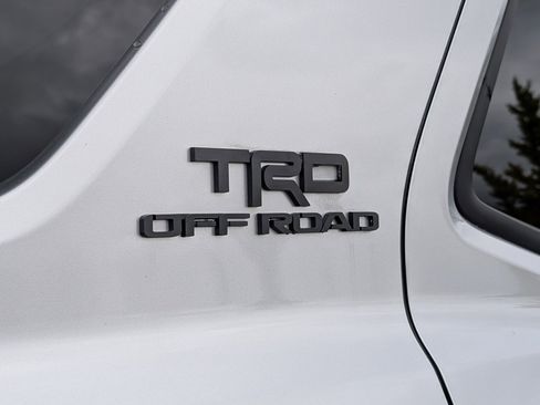 Used 2025 Toyota 4Runner TRD Off-Road image 30