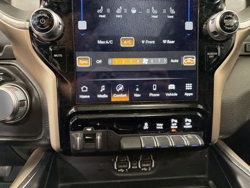 Used 2022 RAM 1500 Laramie w/ Laramie Southwest Edition AWD/4WD image 17