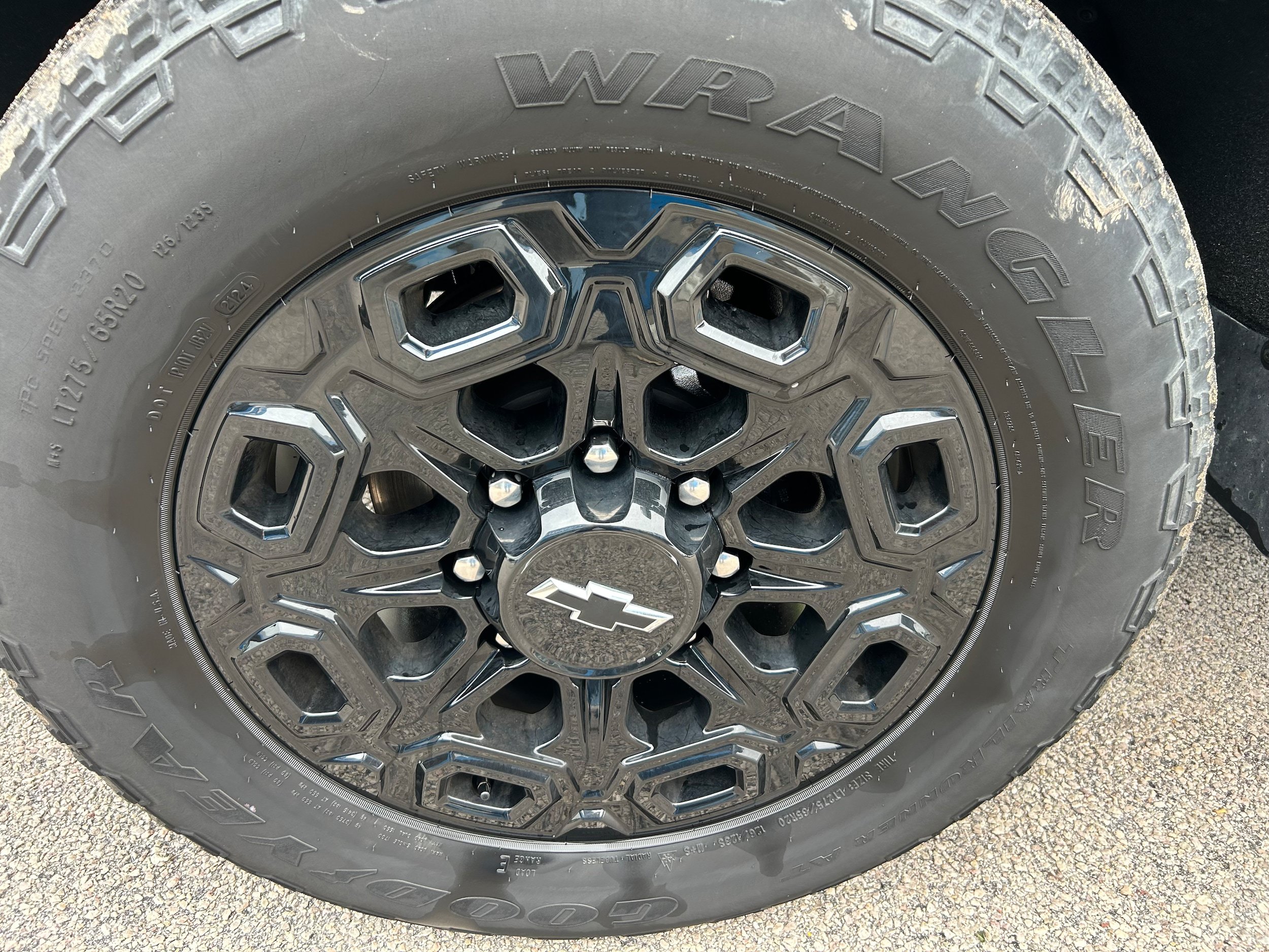 Used 2024 Chevrolet Silverado 2500 High Country w/ High Country Premium Package AWD/4WD image 10