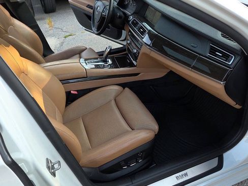 Used 2011 BMW 750Li xDrive AWD/4WD image 50