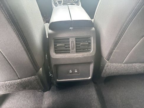 Used 2025 Nissan Rogue SV AWD/4WD image 24