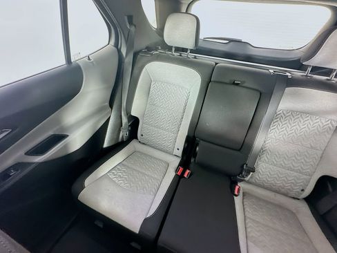 Used 2022 Chevrolet Equinox LS image 12
