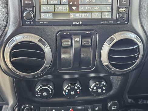 Used 2013 Jeep Wrangler Sahara image 29