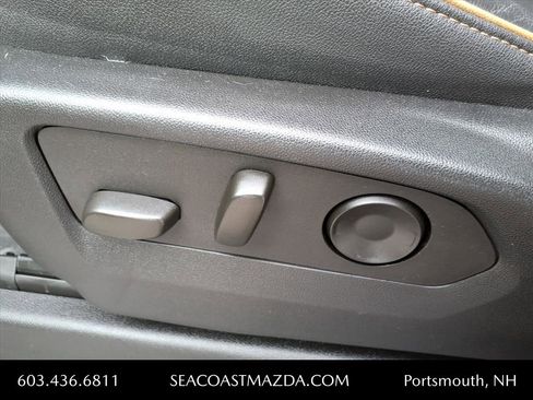 Used 2024 GMC Yukon AT4 w/ Technology Package image 8