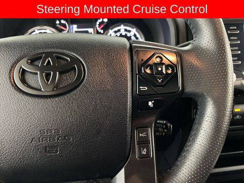 Used 2022 Toyota 4Runner TRD Off-Road Premium w/ Moonroof Package AWD/4WD image 32