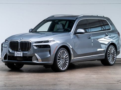 Used 2023 BMW X7 xDrive40i w/ Executive Package AWD/4WD image 3