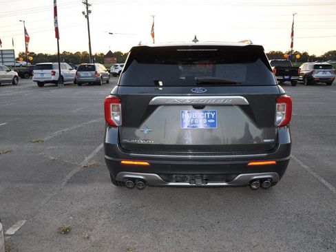 Used 2020 Ford Explorer Platinum w/ Premium Technology Package image 4