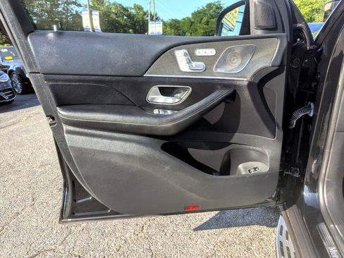 Used 2023 Mercedes-Benz GLS 450 4MATIC image 11