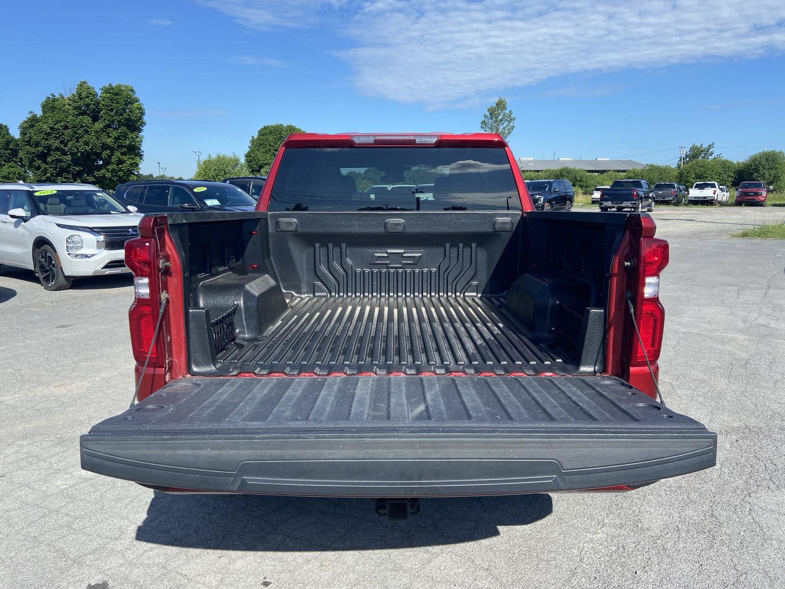 Used 2022 Chevrolet Silverado 1500 RST AWD/4WD image 11