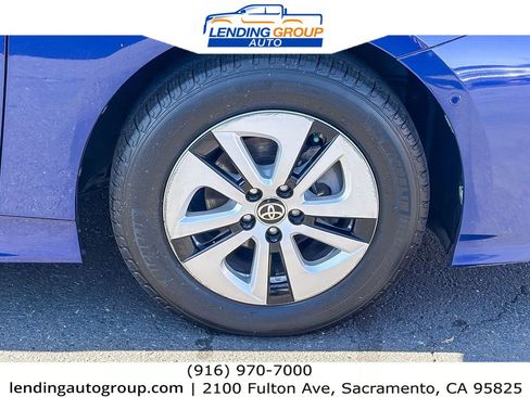 Used 2017 Toyota Prius Two w/ Prius Two Safety Plus Package FWD image 9