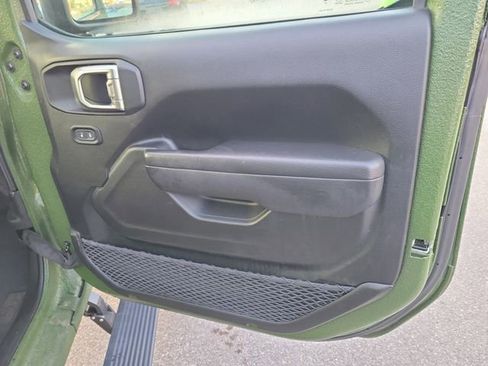 Used 2025 Jeep Wrangler Unlimited Sport AWD/4WD image 36