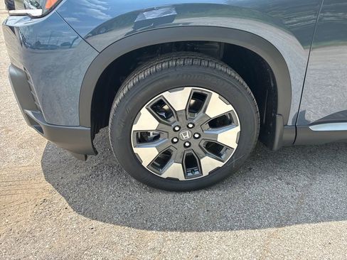 New 2026 Honda Pilot Touring image 9