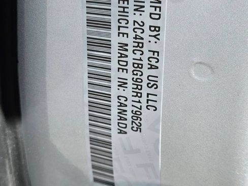 Used 2024 Chrysler Pacifica Touring-L FWD image 36