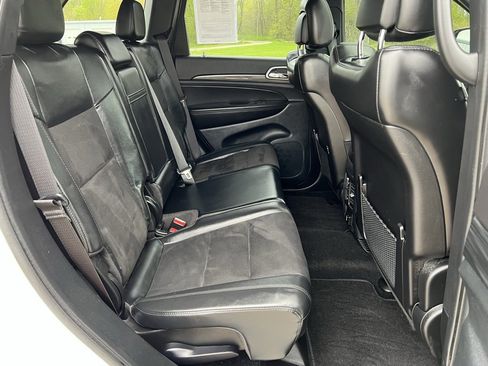 Used 2022 Jeep Grand Cherokee Laredo X image 15