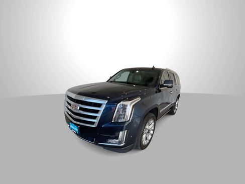 Used 2019 Cadillac Escalade Premium Luxury image 4
