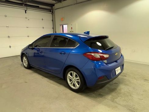 Used 2017 Chevrolet Cruze LT w/ Sun And Sound Package image 5