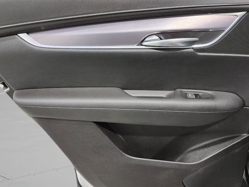 Used 2018 Cadillac XT5 Luxury w/ Driver Awareness Package image 22