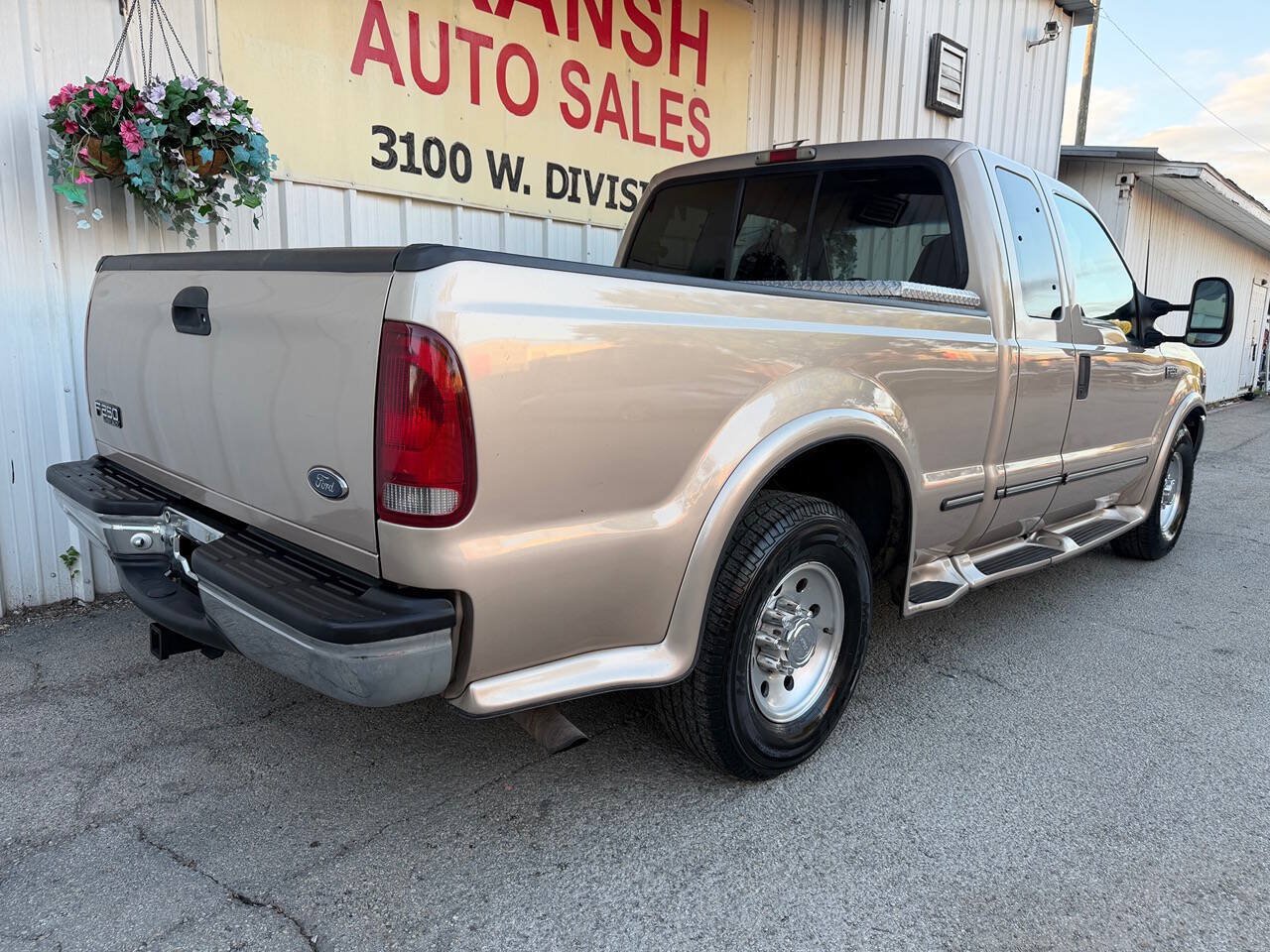 Used 1999 Ford F250 Lariat RWD image 4