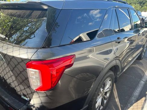 Used 2020 Ford Explorer XLT w/ Equipment Group 202A AWD/4WD image 3