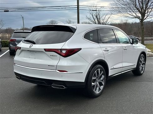 Certified 2023 Acura MDX SH-AWD w/ Technology Package image 4