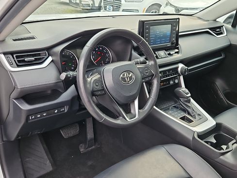 Used 2020 Toyota RAV4 XLE Premium AWD/4WD image 28