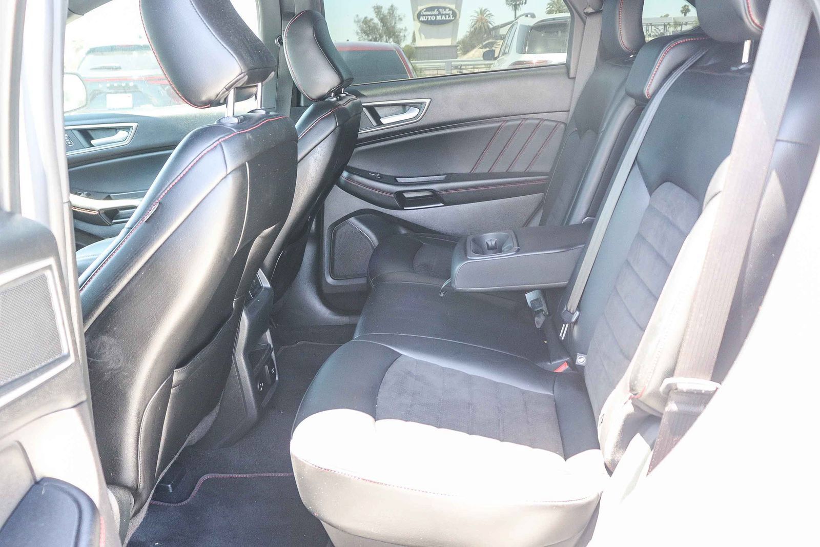Used 2022 Ford Edge ST-Line AWD/4WD image 12