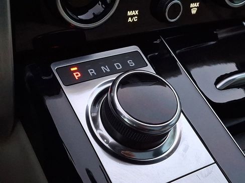 Used 2022 Land Rover Range Rover Westminster Edition image 12