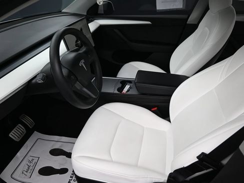 Used 2022 Tesla Model Y Performance AWD/4WD image 29