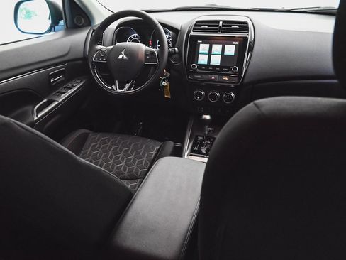 Used 2025 Mitsubishi Outlander Sport LE image 29