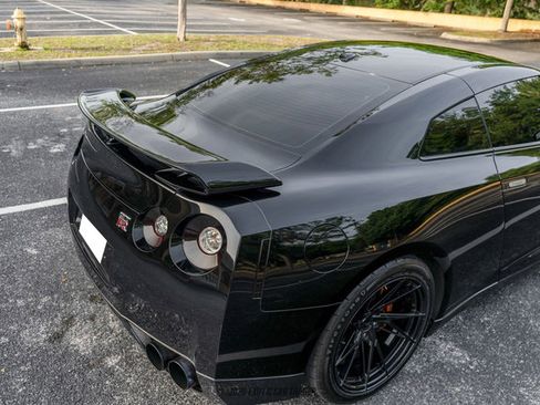 Used 2010 Nissan GT-R Premium AWD/4WD image 87
