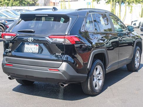 Used 2022 Toyota RAV4 XLE w/ Convenience Package image 9