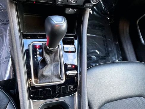 Used 2024 Jeep Compass Latitude image 16