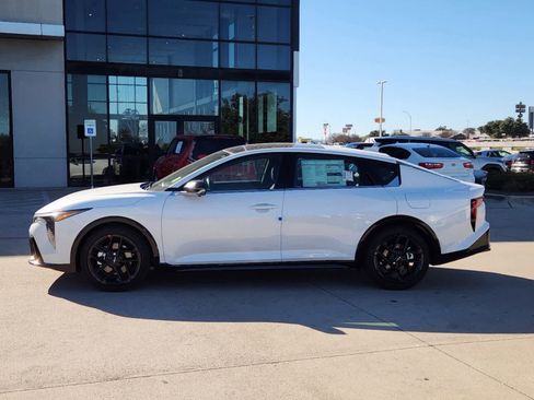 New 2025 Kia K4 GT-Line Turbo image 3