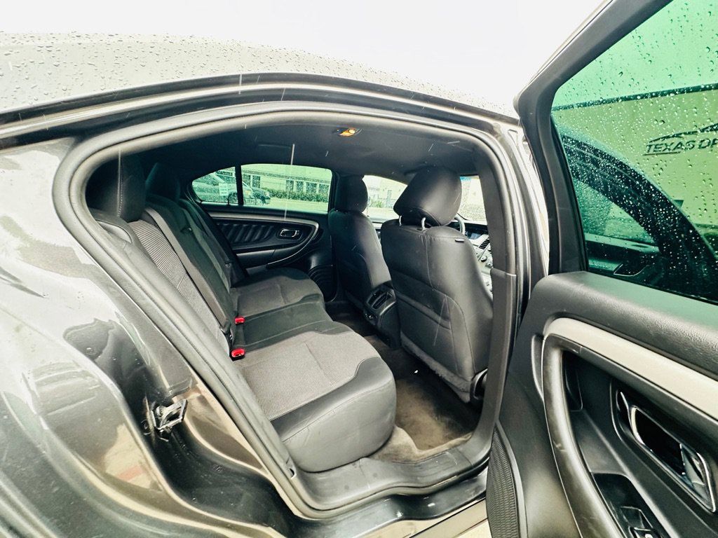 Used 2015 Ford Taurus SEL FWD image 17