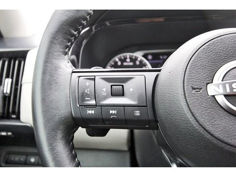 Used 2023 Nissan Pathfinder SL image 17