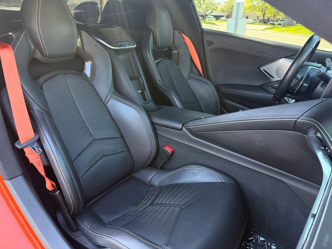 Used 2021 Chevrolet Corvette Stingray Premium Cpe w/ Z51 Performance Package RWD image 31