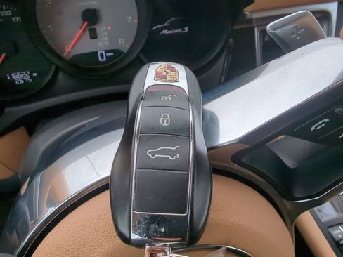 Used 2015 Porsche Macan S AWD/4WD image 22