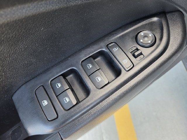 Used 2022 Hyundai Venue SEL FWD image 26